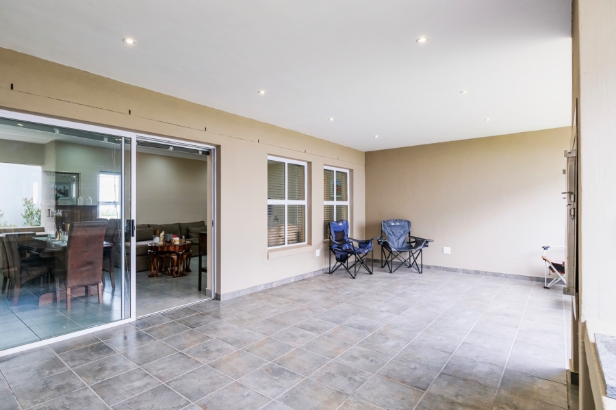 3 Bedroom Property for Sale in Mont Fleur Mountain Estate Western Cape